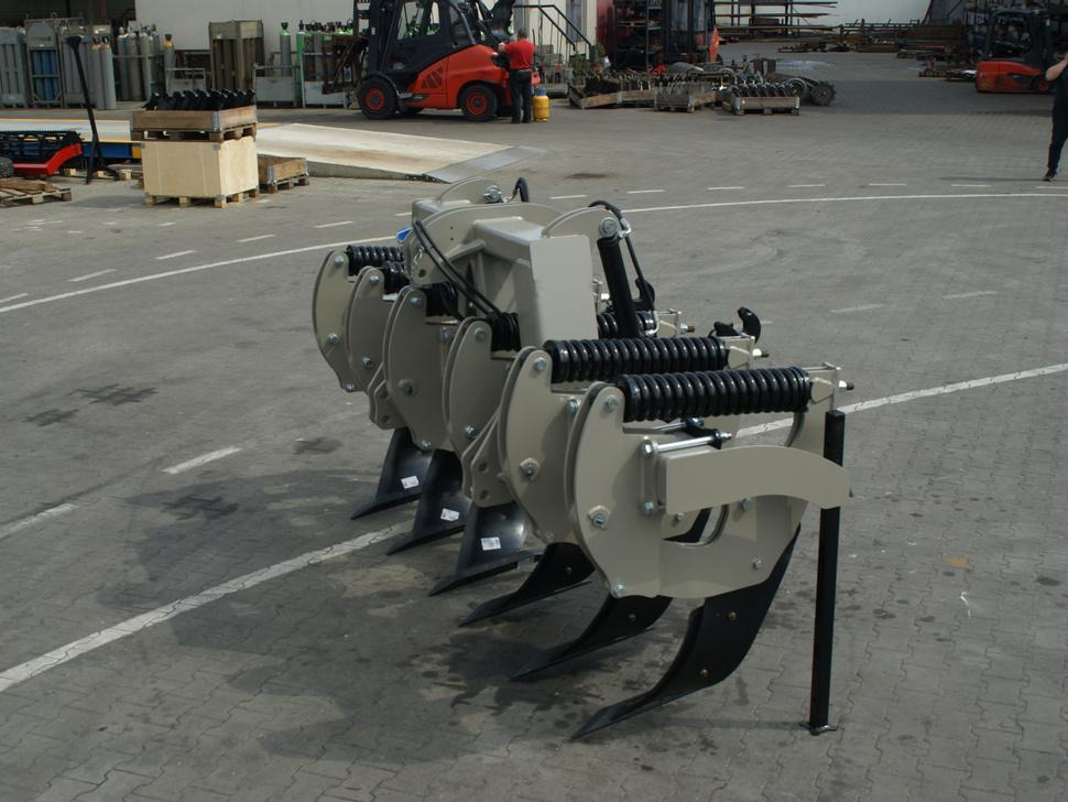 ROLEX Tiefenlockerer / Subsoiler / Décompacteur / Dissodatori / Subsolador / Глубокорыхлитель / Głębosz 3 m - Subsolador: foto 1 ROLEX Tiefenlockerer / Subsoiler / Décompacteur / Dissodatori / Subsolador / Глубокорыхлитель / Głębosz 3 m - Subsolador: foto 1