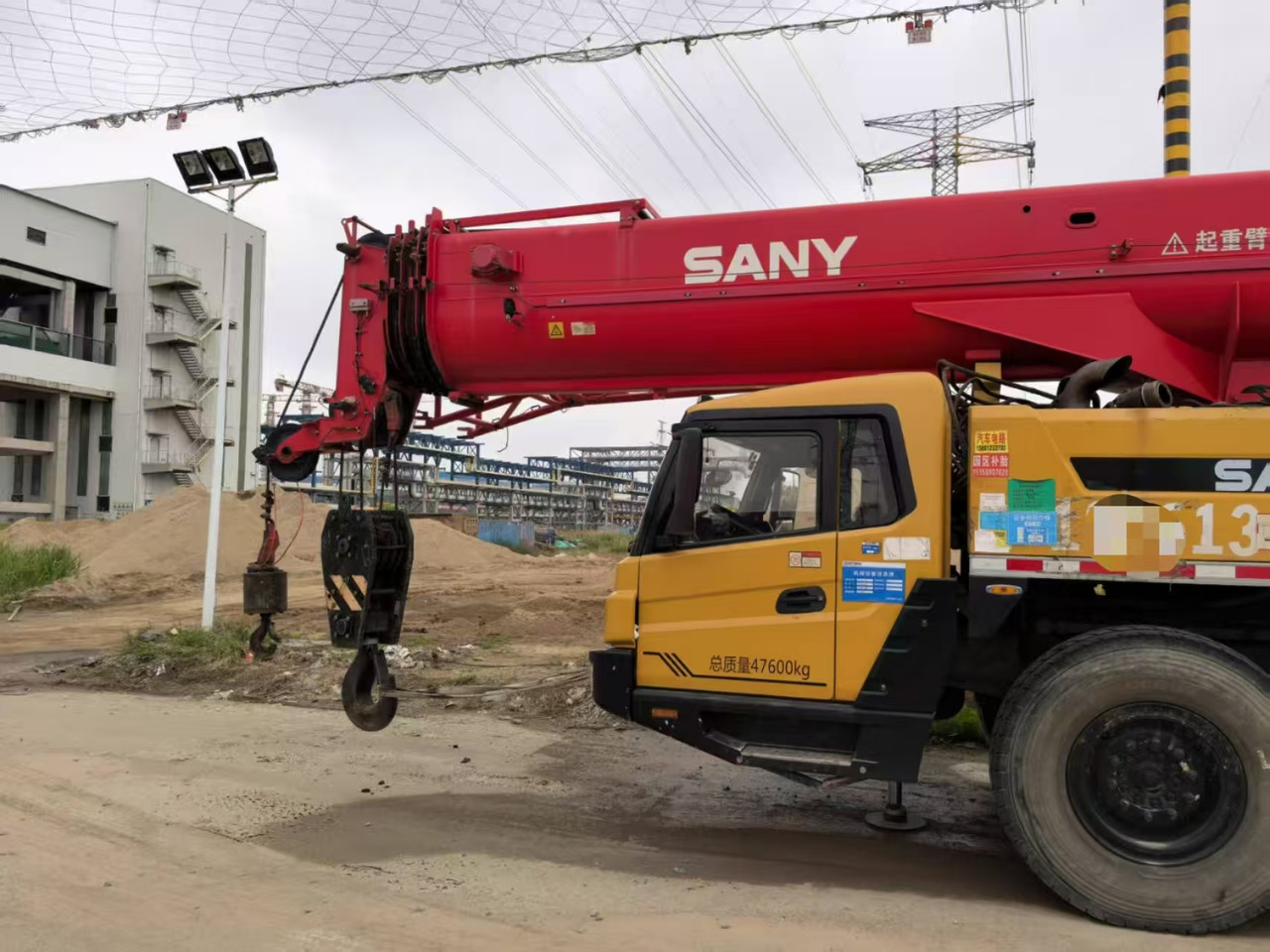 SANY STC800E5 - Guindaste móvel: foto 2 SANY STC800E5 - Guindaste móvel: foto 2