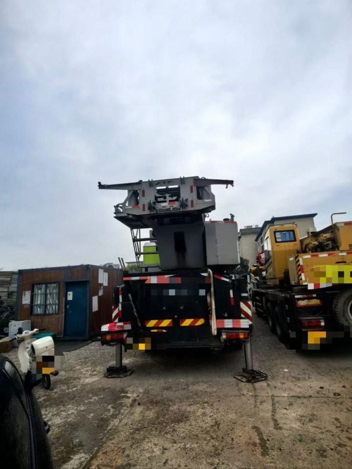 ZOOMLION 200E7 - Grua todo o terreno: foto 2 ZOOMLION 200E7 - Grua todo o terreno: foto 2