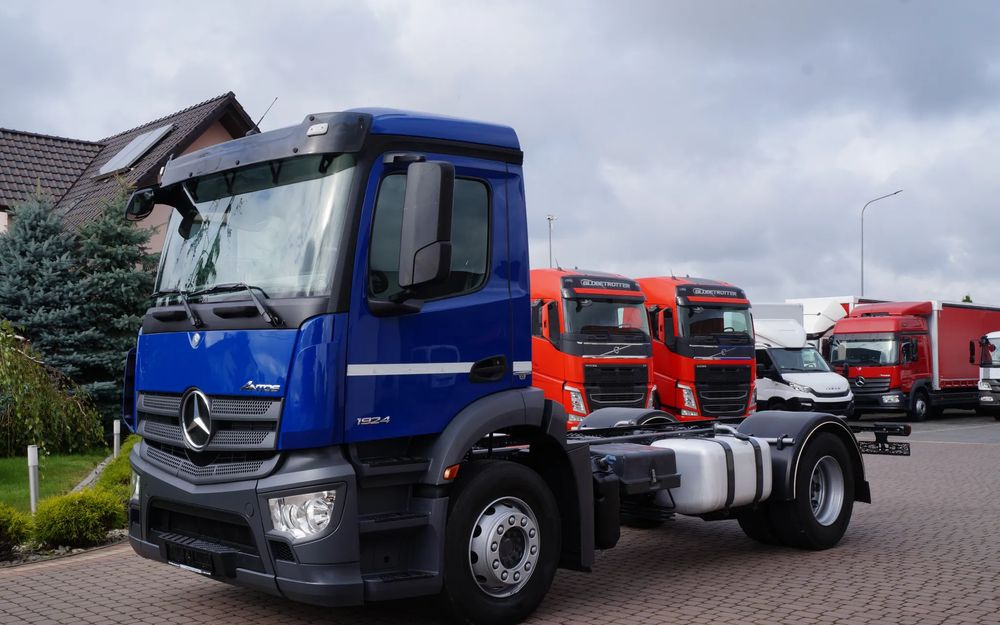 Mercedes-Benz ANTOS 1824 ACTROS EURO 6 RAMA DO ZABUDOWY ROZSTAW OSI 3.80M ANTOS 1830 1827 - Caminhão chassi: foto 1 Mercedes-Benz ANTOS 1824 ACTROS EURO 6 RAMA DO ZABUDOWY ROZSTAW OSI 3.80M ANTOS 1830 1827 - Caminhão chassi: foto 1