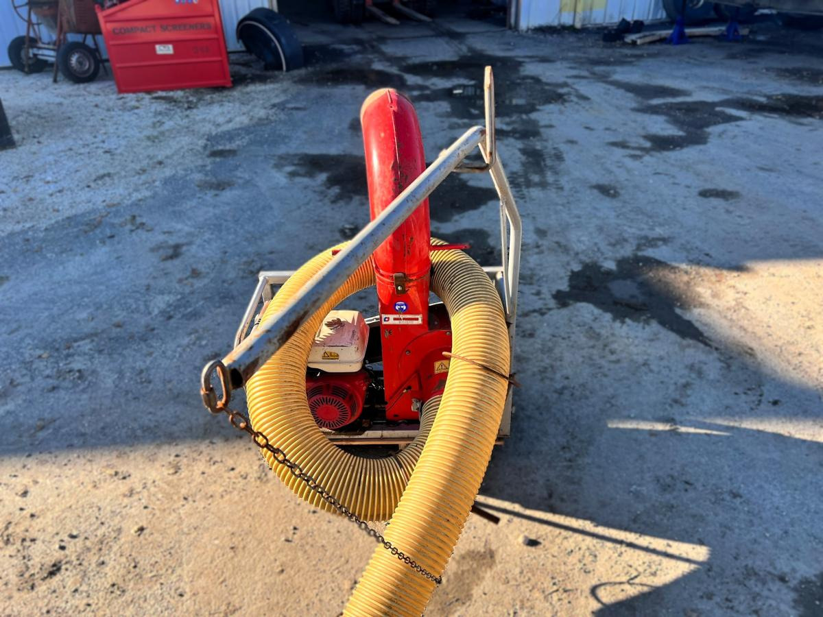 ASPIRATEUR A FEUILLE MOTORISÉ SUR BERCE (NET TVA) - Aspirador industrial: foto 2 ASPIRATEUR A FEUILLE MOTORISÉ SUR BERCE (NET TVA) - Aspirador industrial: foto 2