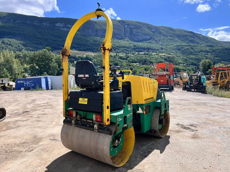 Ammann COMPACTEUR AV26-2 ROULEAU TANDEM VIBRANT ARTICULÉ - Compactador pequeno de asfalto: foto 4 Ammann COMPACTEUR AV26-2 ROULEAU TANDEM VIBRANT ARTICULÉ - Compactador pequeno de asfalto: foto 4