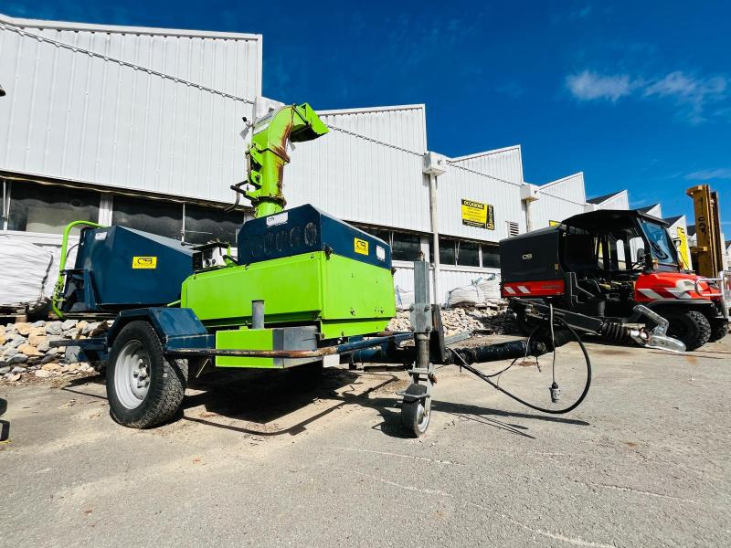 BUGNOT THIERION BV7 Broyeur de branche - Estilhaçadora de madeira: foto 2 BUGNOT THIERION BV7 Broyeur de branche - Estilhaçadora de madeira: foto 2