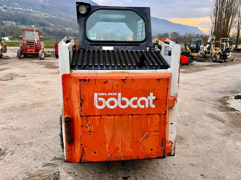 Bobcat 643 Mini-chargeur avec balayeuse et godet - Mini carregadeira: foto 4 Bobcat 643 Mini-chargeur avec balayeuse et godet - Mini carregadeira: foto 4