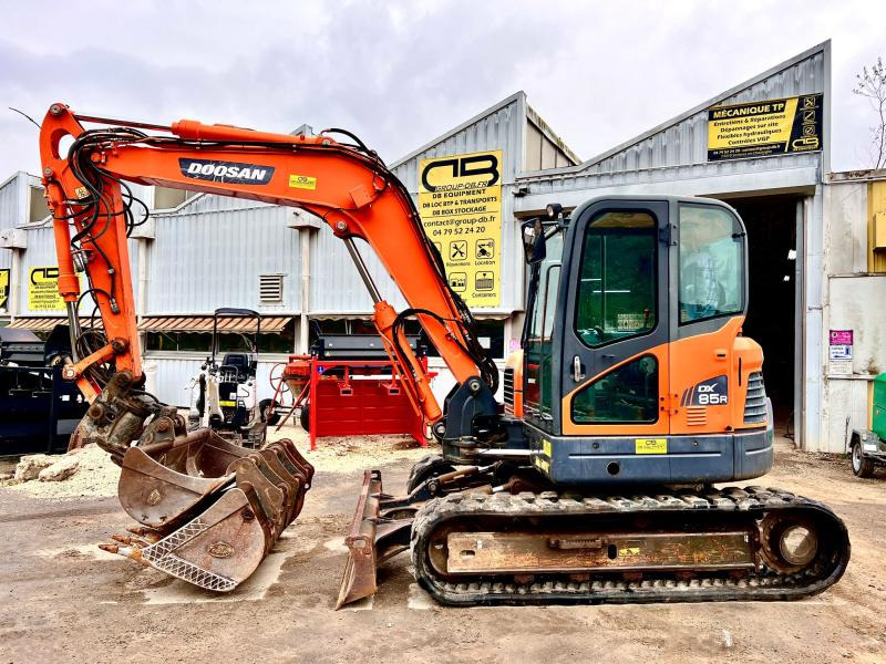 Doosan DX80R PELLE A CHENILLES 8,5T - Escavadora de rastos: foto 2 Doosan DX80R PELLE A CHENILLES 8,5T - Escavadora de rastos: foto 2