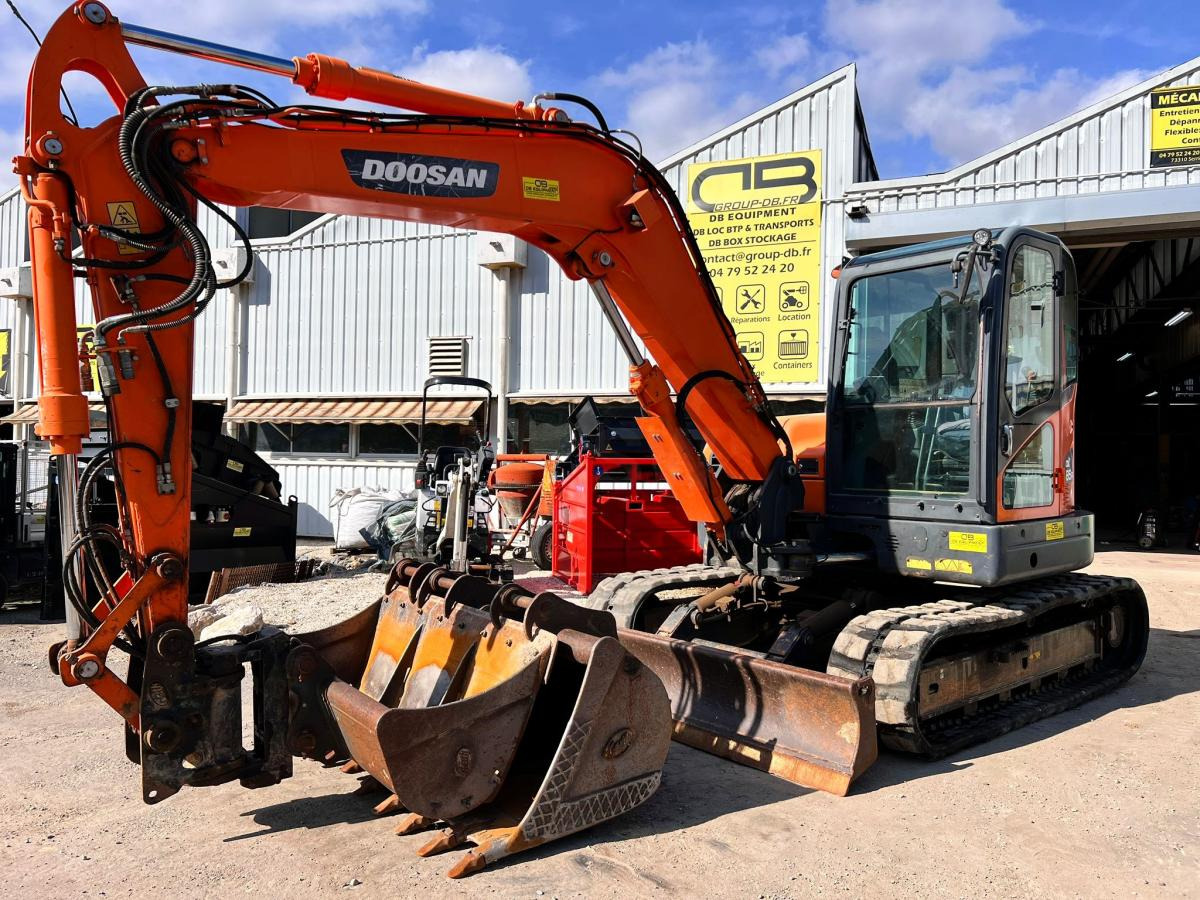 Doosan DX85R-3 PELLE A CHENILLES 8,5T PELLE A CHENILLES 8,5T - Escavadora de rastos: foto 1 Doosan DX85R-3 PELLE A CHENILLES 8,5T PELLE A CHENILLES 8,5T - Escavadora de rastos: foto 1