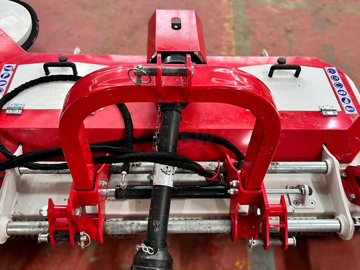 Giemme FMU180 Tondeuse portée attache 3 points pour tracteur - Triturador de martelos: foto 5 Giemme FMU180 Tondeuse portée attache 3 points pour tracteur - Triturador de martelos: foto 5