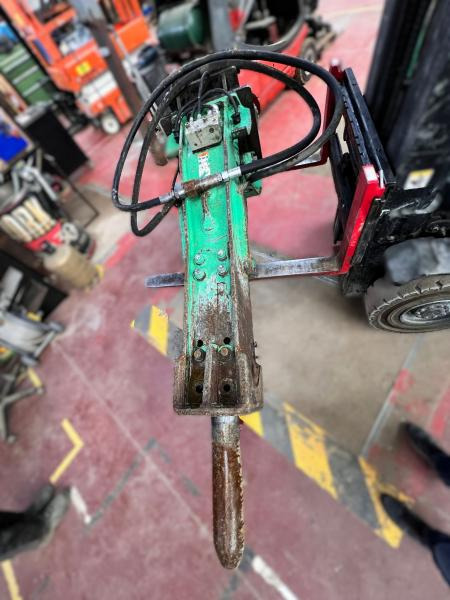 MONTABERT M900 BRH Marteau hydraulique pour 15-25T - Martelo hidráulico: foto 2 MONTABERT M900 BRH Marteau hydraulique pour 15-25T - Martelo hidráulico: foto 2