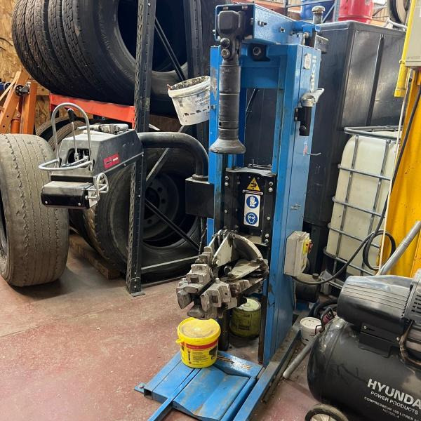 Ravaglioli Démonte pneus GRS926 - Equipamento para oficina: foto 2 Ravaglioli Démonte pneus GRS926 - Equipamento para oficina: foto 2