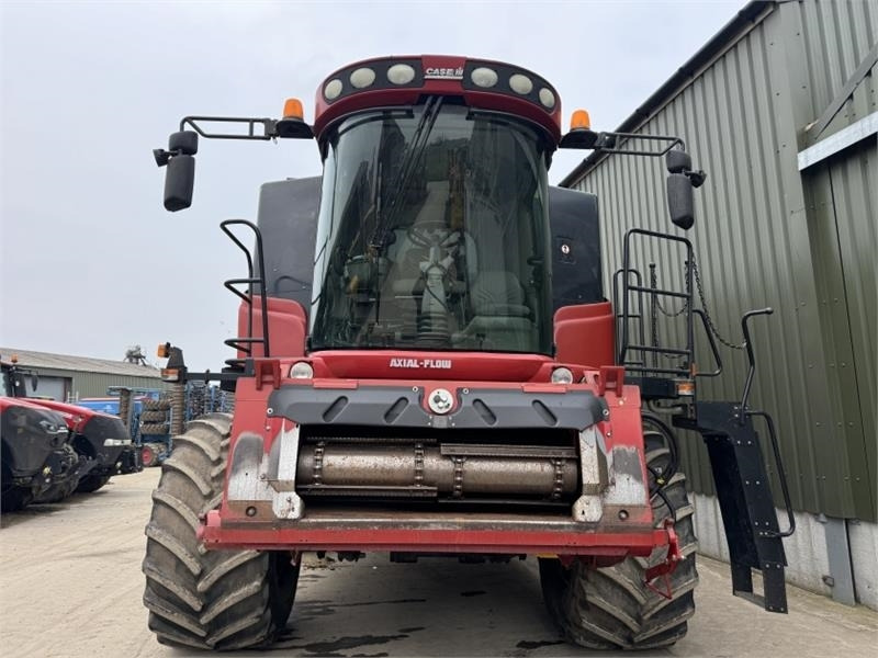 Case Axial Flow AFX 8010 c/w 30ft Header - Equipamento para colheitadeira: foto 5 Case Axial Flow AFX 8010 c/w 30ft Header - Equipamento para colheitadeira: foto 5