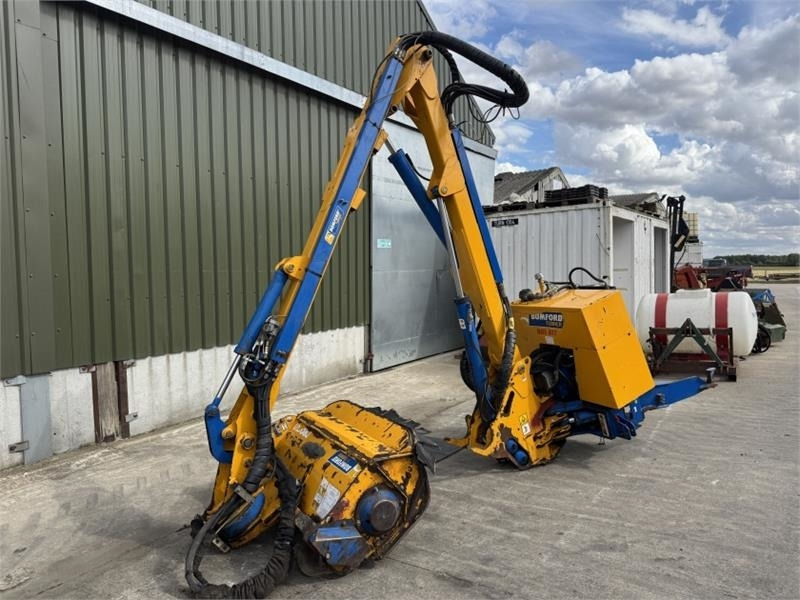 Bomford Turner B81-81T Hedge Cutter - Equipamento florestal: foto 2 Bomford Turner B81-81T Hedge Cutter - Equipamento florestal: foto 2