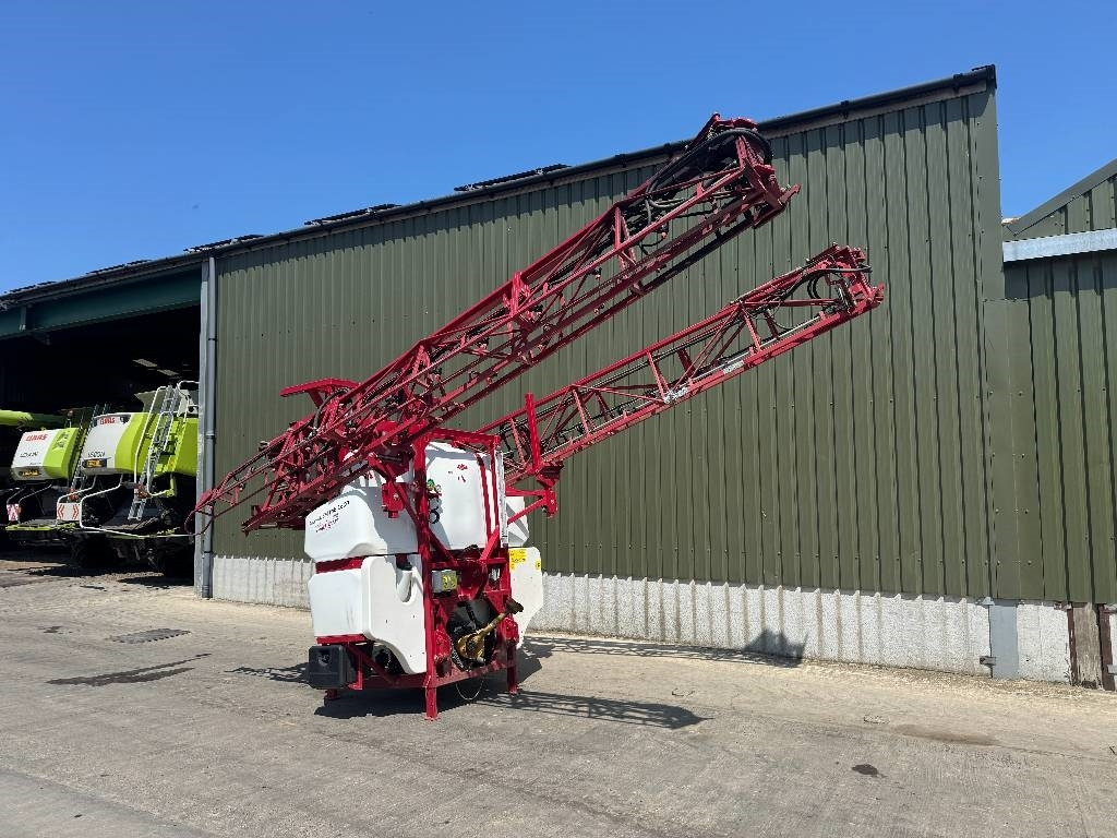 FarmGEM FSE 1600 - Pulverizador montado: foto 1 FarmGEM FSE 1600 - Pulverizador montado: foto 1