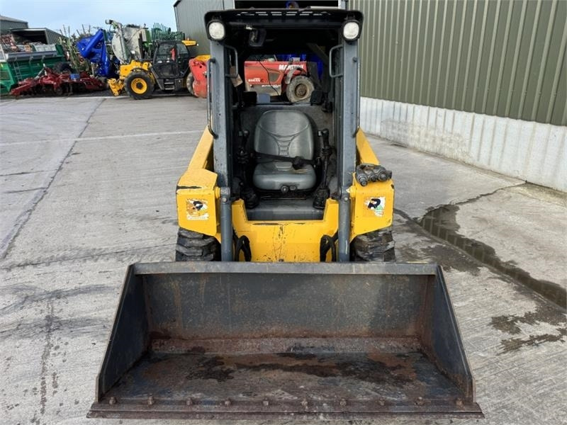 Gehl Gehl R135 Skid Steer - Mini carregadeira: foto 5 Gehl Gehl R135 Skid Steer - Mini carregadeira: foto 5