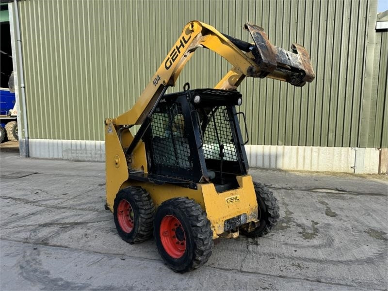 Gehl Gehl R165 Skid Steer - Mini carregadeira: foto 5 Gehl Gehl R165 Skid Steer - Mini carregadeira: foto 5