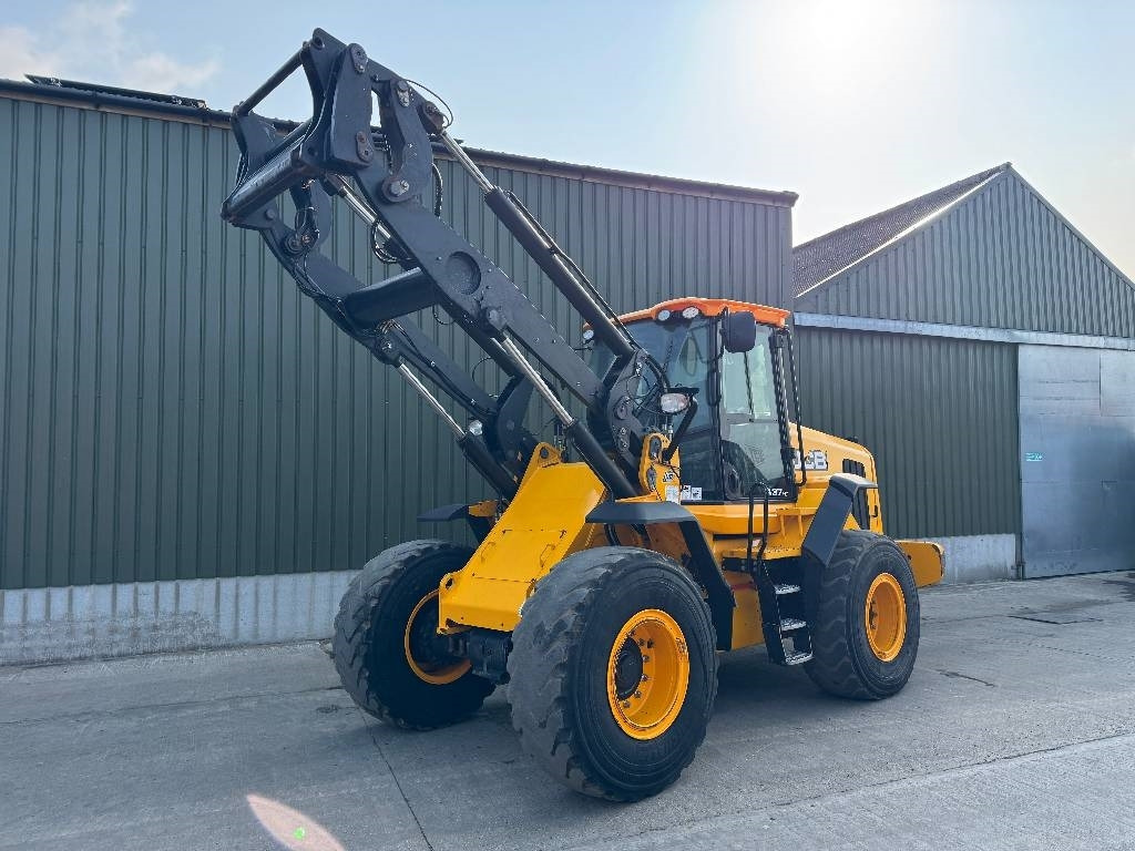 JCB 437 HT Agri - Carregadeira articulada: foto 3 JCB 437 HT Agri - Carregadeira articulada: foto 3