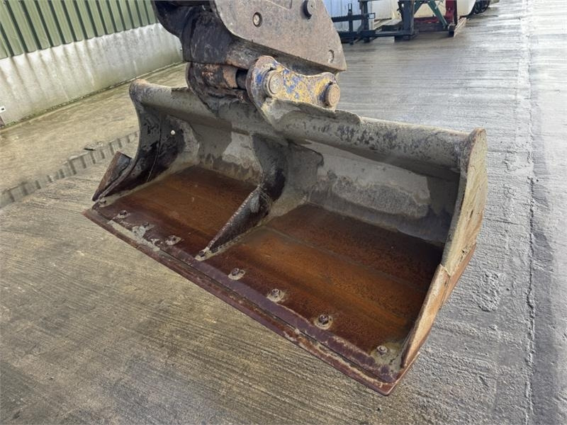 Caminhão articulado JCB JS 131 LC+ Excavator: foto 18 Caminhão articulado JCB JS 131 LC+ Excavator: foto 18