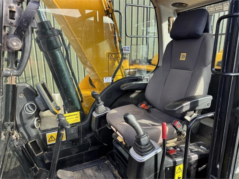 Caminhão articulado JCB JS 131 LC+ Excavator: foto 23 Caminhão articulado JCB JS 131 LC+ Excavator: foto 23