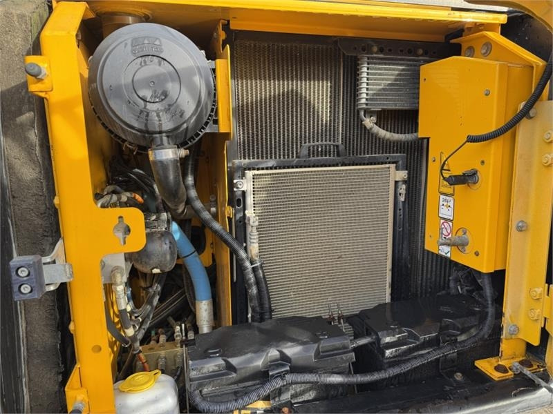 Caminhão articulado JCB JS 131 LC+ Excavator: foto 17 Caminhão articulado JCB JS 131 LC+ Excavator: foto 17