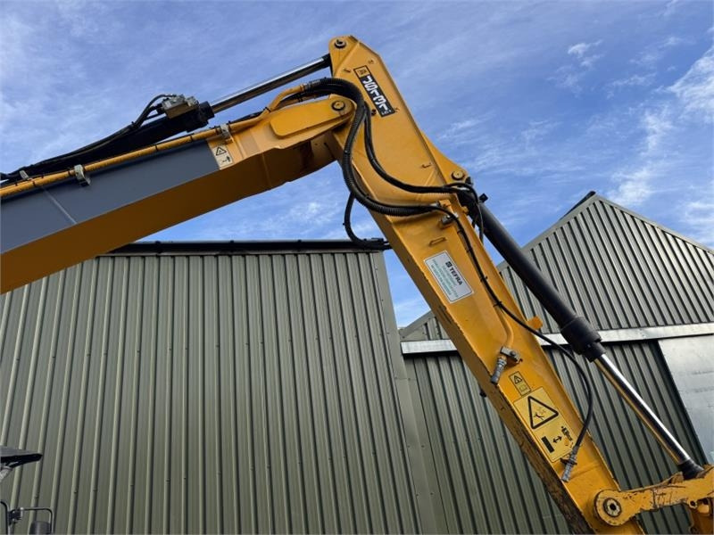 Caminhão articulado JCB JS 131 LC+ Excavator: foto 21 Caminhão articulado JCB JS 131 LC+ Excavator: foto 21