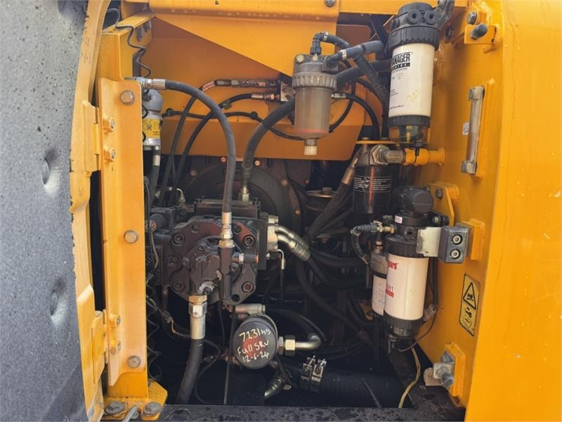 Caminhão articulado JCB JS 131 LC+ Excavator: foto 16 Caminhão articulado JCB JS 131 LC+ Excavator: foto 16