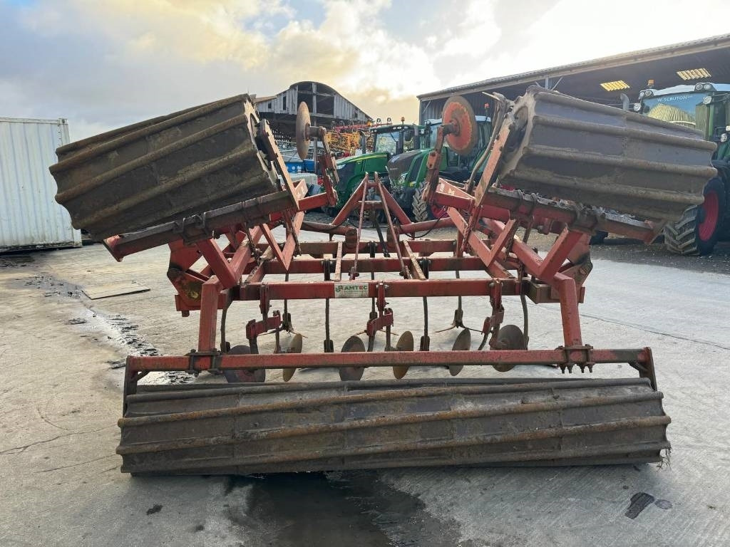 Knoche 4.5 Meter Folding Cultivator - Cultivador: foto 4 Knoche 4.5 Meter Folding Cultivator - Cultivador: foto 4