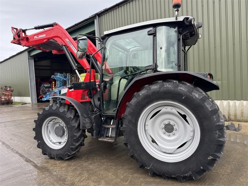 Massey Ferguson 4710 c/w FL.3522 Loader **Low Hours** - Trator: foto 2 Massey Ferguson 4710 c/w FL.3522 Loader **Low Hours** - Trator: foto 2