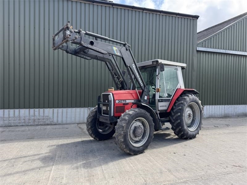 Massey Ferguson Massey Ferguson 3075 Dynashift *Low Hours* - Trator: foto 1 Massey Ferguson Massey Ferguson 3075 Dynashift *Low Hours* - Trator: foto 1