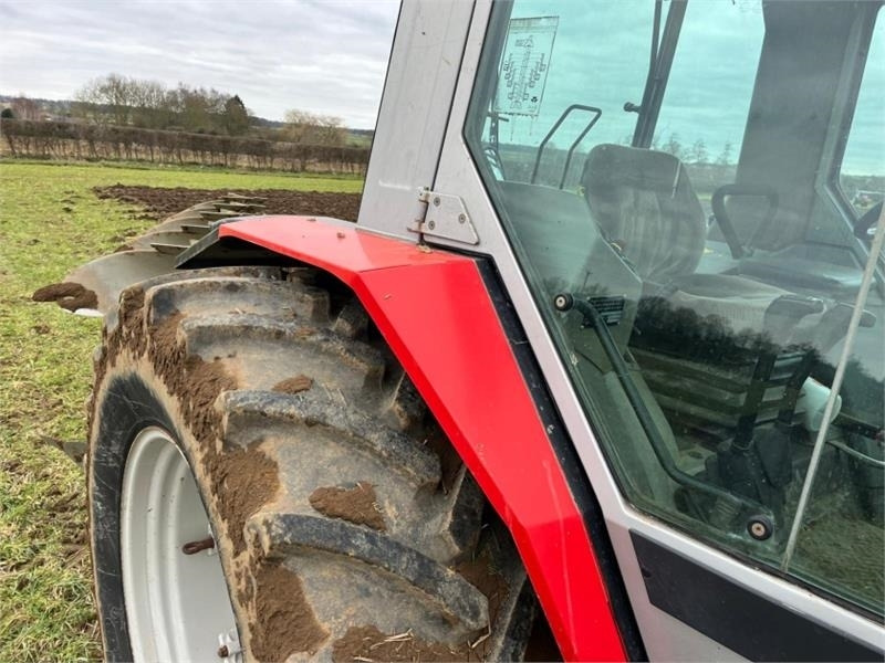 Massey Ferguson Massey Ferguson 3120 Dynashift - Trator: foto 5 Massey Ferguson Massey Ferguson 3120 Dynashift - Trator: foto 5