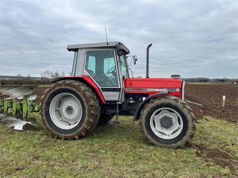 Massey Ferguson Massey Ferguson 3120 Dynashift - Trator: foto 4 Massey Ferguson Massey Ferguson 3120 Dynashift - Trator: foto 4