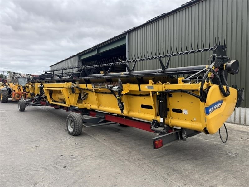 New Holland 8Z40 Draper Header - Equipamento para colheitadeira: foto 3 New Holland 8Z40 Draper Header - Equipamento para colheitadeira: foto 3