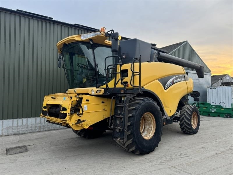New Holland CR960 c/w 24ft Header **Video Below** - Equipamento para colheitadeira: foto 3 New Holland CR960 c/w 24ft Header **Video Below** - Equipamento para colheitadeira: foto 3