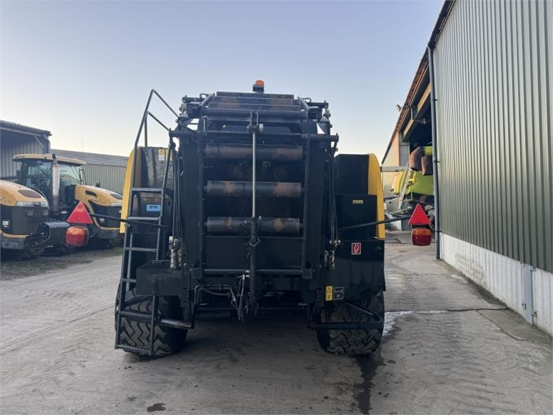 New Holland New Holland BB9060 Baler - Enfardadeira de fardos quadrados: foto 3 New Holland New Holland BB9060 Baler - Enfardadeira de fardos quadrados: foto 3