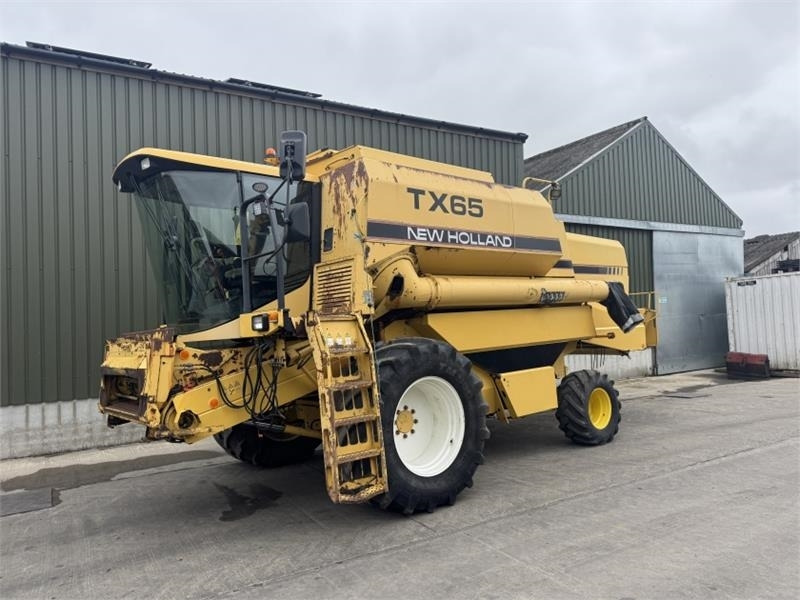 New Holland New Holland TX65 c/w 17ft Header - Equipamento para colheitadeira: foto 1 New Holland New Holland TX65 c/w 17ft Header - Equipamento para colheitadeira: foto 1