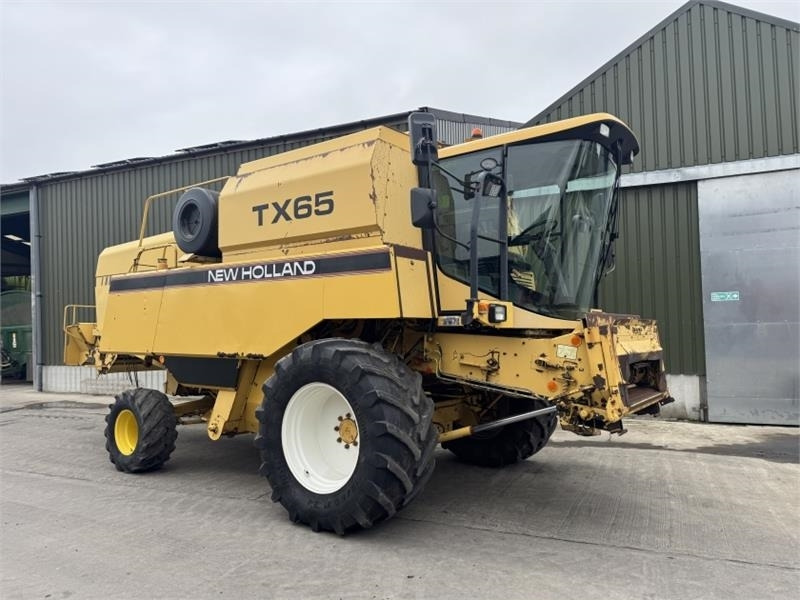 New Holland New Holland TX65 c/w 17ft Header - Equipamento para colheitadeira: foto 3 New Holland New Holland TX65 c/w 17ft Header - Equipamento para colheitadeira: foto 3