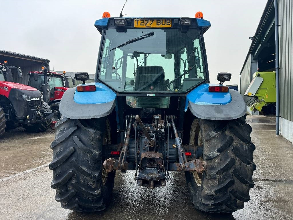 New Holland TS 100 - Trator: foto 5 New Holland TS 100 - Trator: foto 5