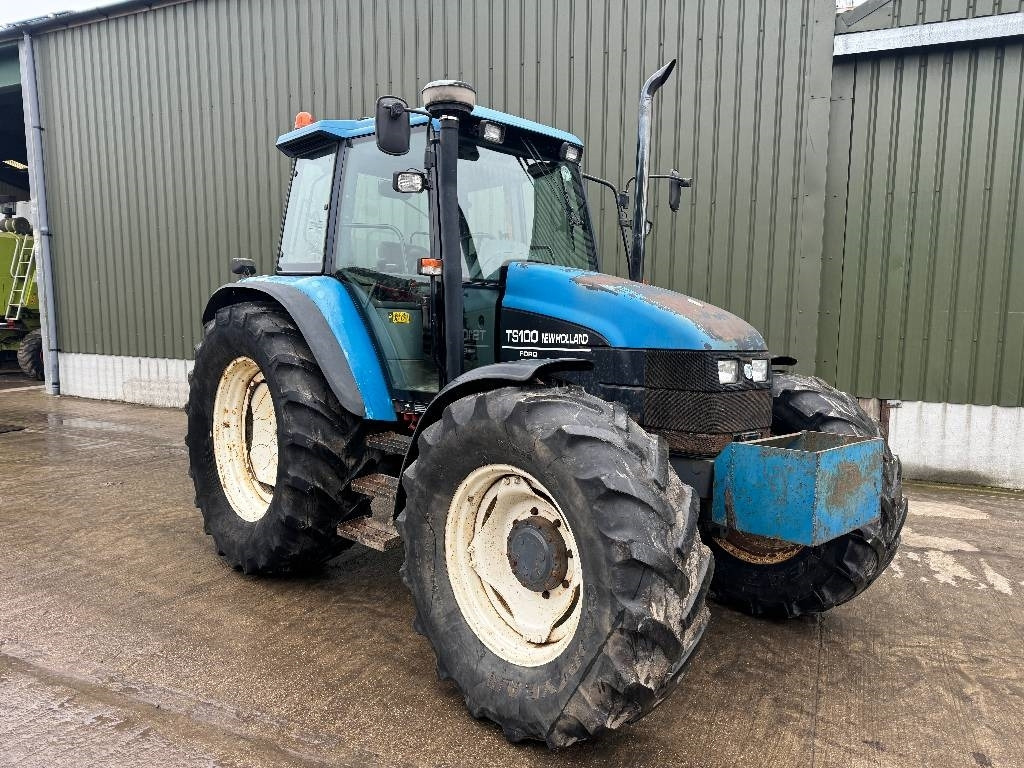 New Holland TS 100 - Trator: foto 3 New Holland TS 100 - Trator: foto 3