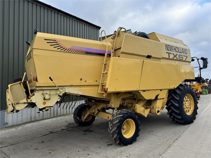 New Holland TX67 c/w 20ft Header - Equipamento para colheitadeira: foto 2 New Holland TX67 c/w 20ft Header - Equipamento para colheitadeira: foto 2