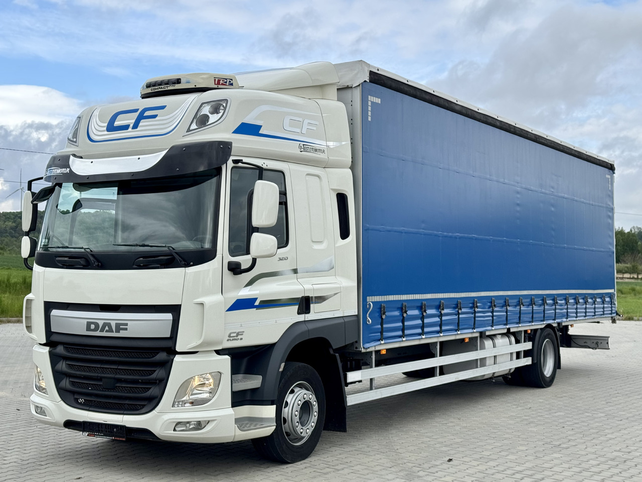 DAF CF 320 / FIRANKA / 24 EUROPALETY / SYPIALKA / AUTOMAT / KLIMA POSTOJOWA / 2017 ROK - Caminhão com lona: foto 2 DAF CF 320 / FIRANKA / 24 EUROPALETY / SYPIALKA / AUTOMAT / KLIMA POSTOJOWA / 2017 ROK - Caminhão com lona: foto 2