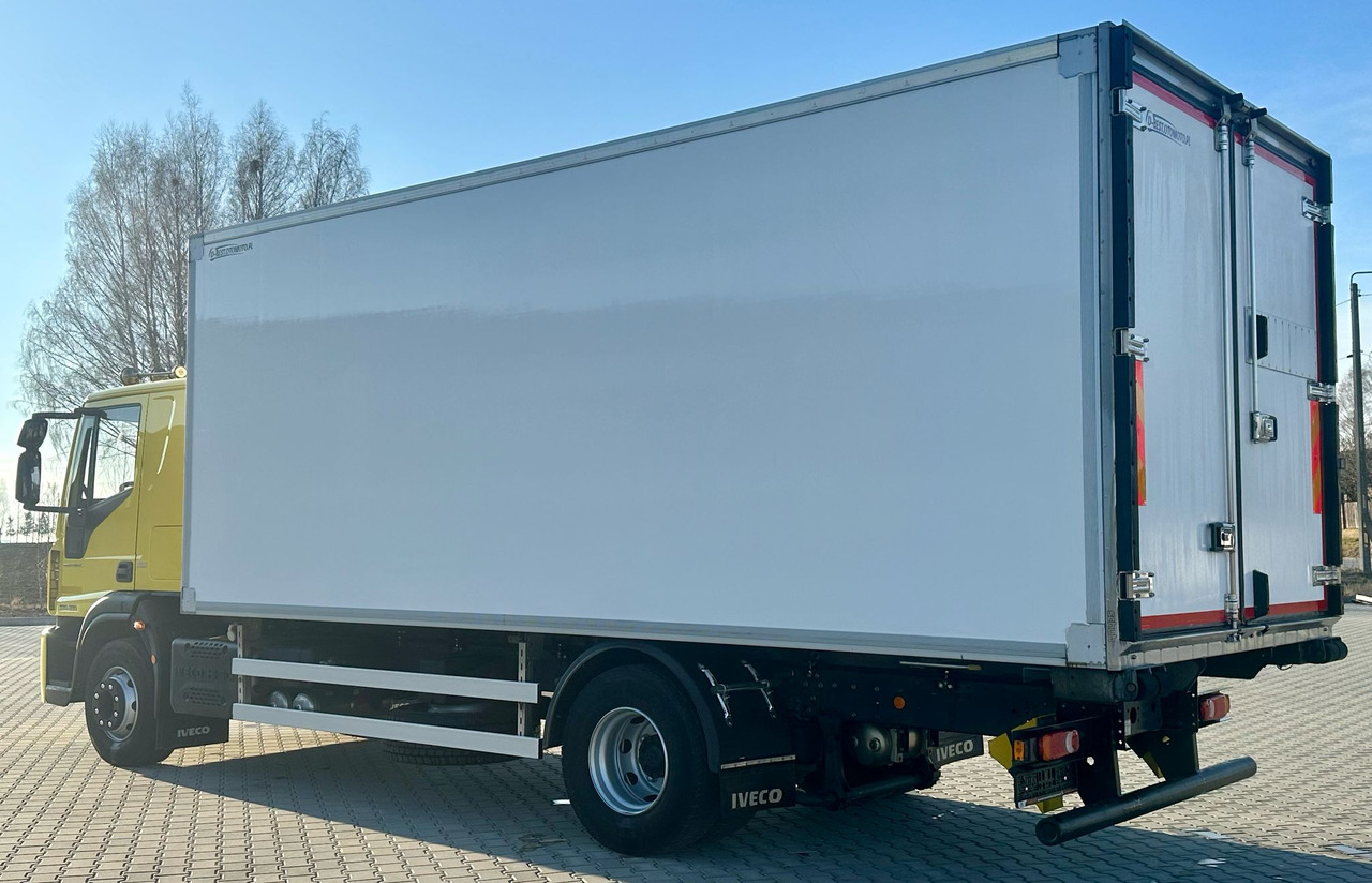 IVECO EUROCARGO 160-280 / CHŁODNIA / 6.1 M DŁUGOŚCI / 15 EUROPALET / AUTOMAT / SYPIALKA / NISKI PRZEBIEG / 16 TON DMC / CARRIER SPALINOWO - ELEKTRYCZNY / 2018 ROK - Caminhão frigorífico: foto 4 IVECO EUROCARGO 160-280 / CHŁODNIA / 6.1 M DŁUGOŚCI / 15 EUROPALET / AUTOMAT / SYPIALKA / NISKI PRZEBIEG / 16 TON DMC / CARRIER SPALINOWO - ELEKTRYCZNY / 2018 ROK - Caminhão frigorífico: foto 4