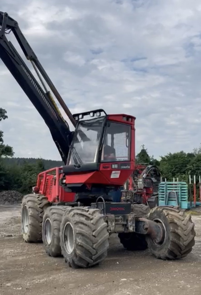 KOMATSU 911.5 / GŁOWICA C93 / CIĄGNIK LEŚNY / SERWISOWANY - Harvester: foto 4 KOMATSU 911.5 / GŁOWICA C93 / CIĄGNIK LEŚNY / SERWISOWANY - Harvester: foto 4