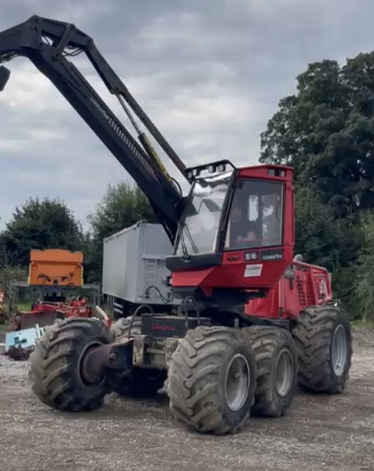 KOMATSU 911.5 / GŁOWICA C93 / CIĄGNIK LEŚNY / SERWISOWANY - Harvester: foto 2 KOMATSU 911.5 / GŁOWICA C93 / CIĄGNIK LEŚNY / SERWISOWANY - Harvester: foto 2