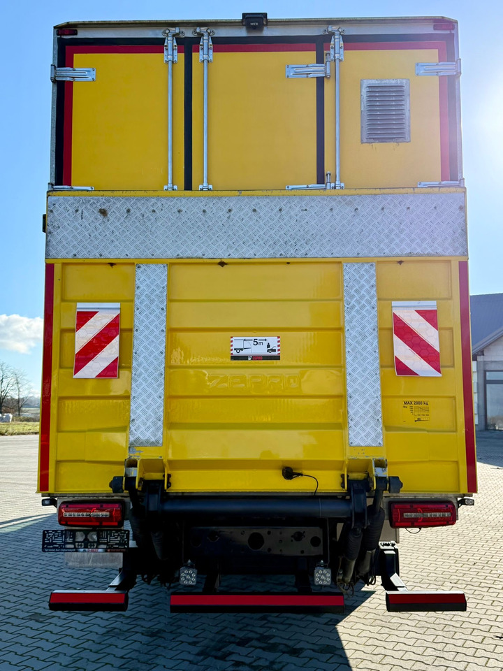 MAN 18.320 / IZOTERMA / GRZANA / WINDA / 20 EUROPALET / AUTOMAT / 170 TYŚ KM / 2021 R / SYPIALKA / CAŁY NA PODUSZKACH / SPROWADZONY / JAK NOWY - Caminhão isotérmico: foto 5 MAN 18.320 / IZOTERMA / GRZANA / WINDA / 20 EUROPALET / AUTOMAT / 170 TYŚ KM / 2021 R / SYPIALKA / CAŁY NA PODUSZKACH / SPROWADZONY / JAK NOWY - Caminhão isotérmico: foto 5