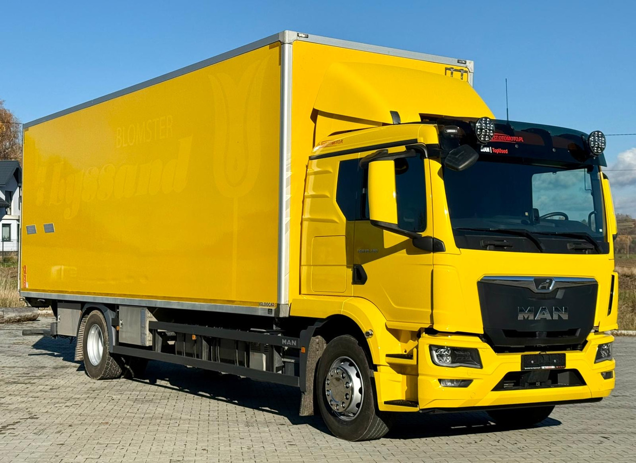 MAN 18.320 / IZOTERMA / GRZANA / WINDA / 20 EUROPALET / AUTOMAT / 170 TYŚ KM / 2021 R / SYPIALKA / CAŁY NA PODUSZKACH / SPROWADZONY / JAK NOWY - Caminhão isotérmico: foto 1 MAN 18.320 / IZOTERMA / GRZANA / WINDA / 20 EUROPALET / AUTOMAT / 170 TYŚ KM / 2021 R / SYPIALKA / CAŁY NA PODUSZKACH / SPROWADZONY / JAK NOWY - Caminhão isotérmico: foto 1