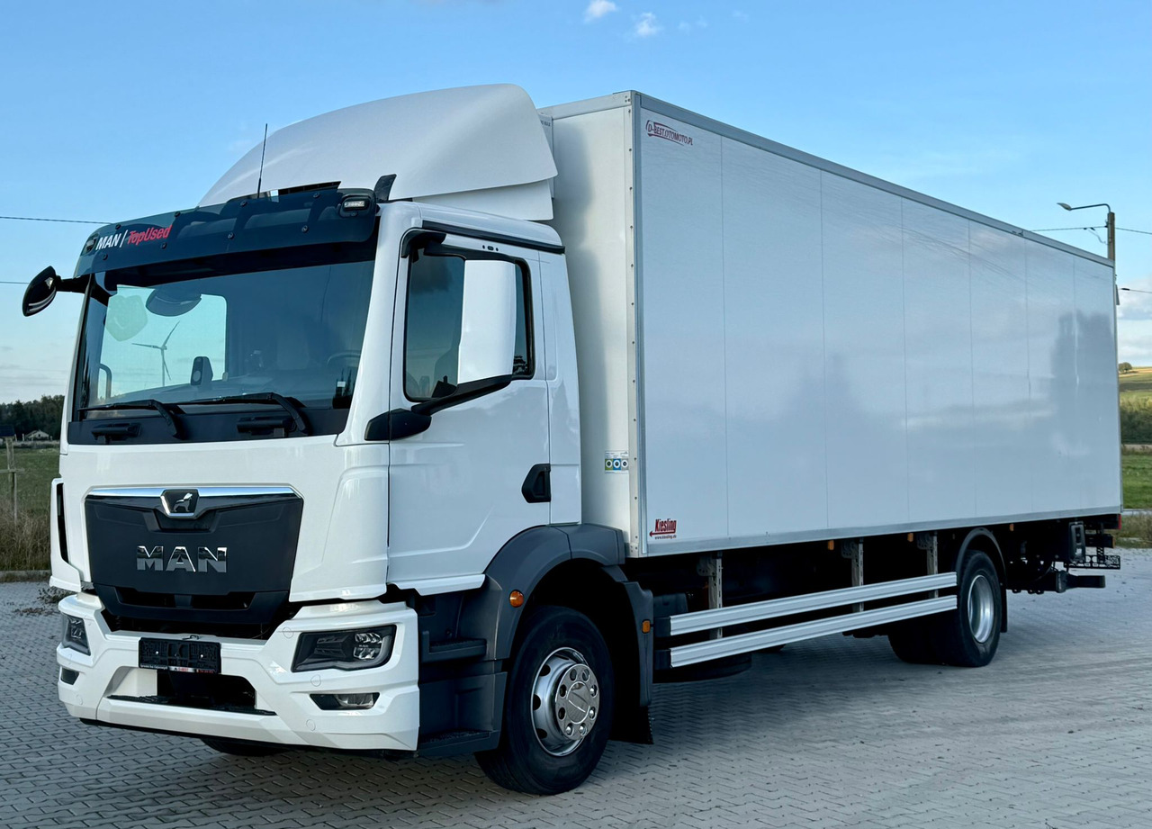 MAN TGM 15.290 / CHŁODNIA / WINDA / 8.3 M DŁUGOŚCI / 20 EUROPALET / THERMO KING / +30/-30 / AUTOMAT / 2021 ROK / SERWISOWANY - Caminhão frigorífico: foto 2 MAN TGM 15.290 / CHŁODNIA / WINDA / 8.3 M DŁUGOŚCI / 20 EUROPALET / THERMO KING / +30/-30 / AUTOMAT / 2021 ROK / SERWISOWANY - Caminhão frigorífico: foto 2