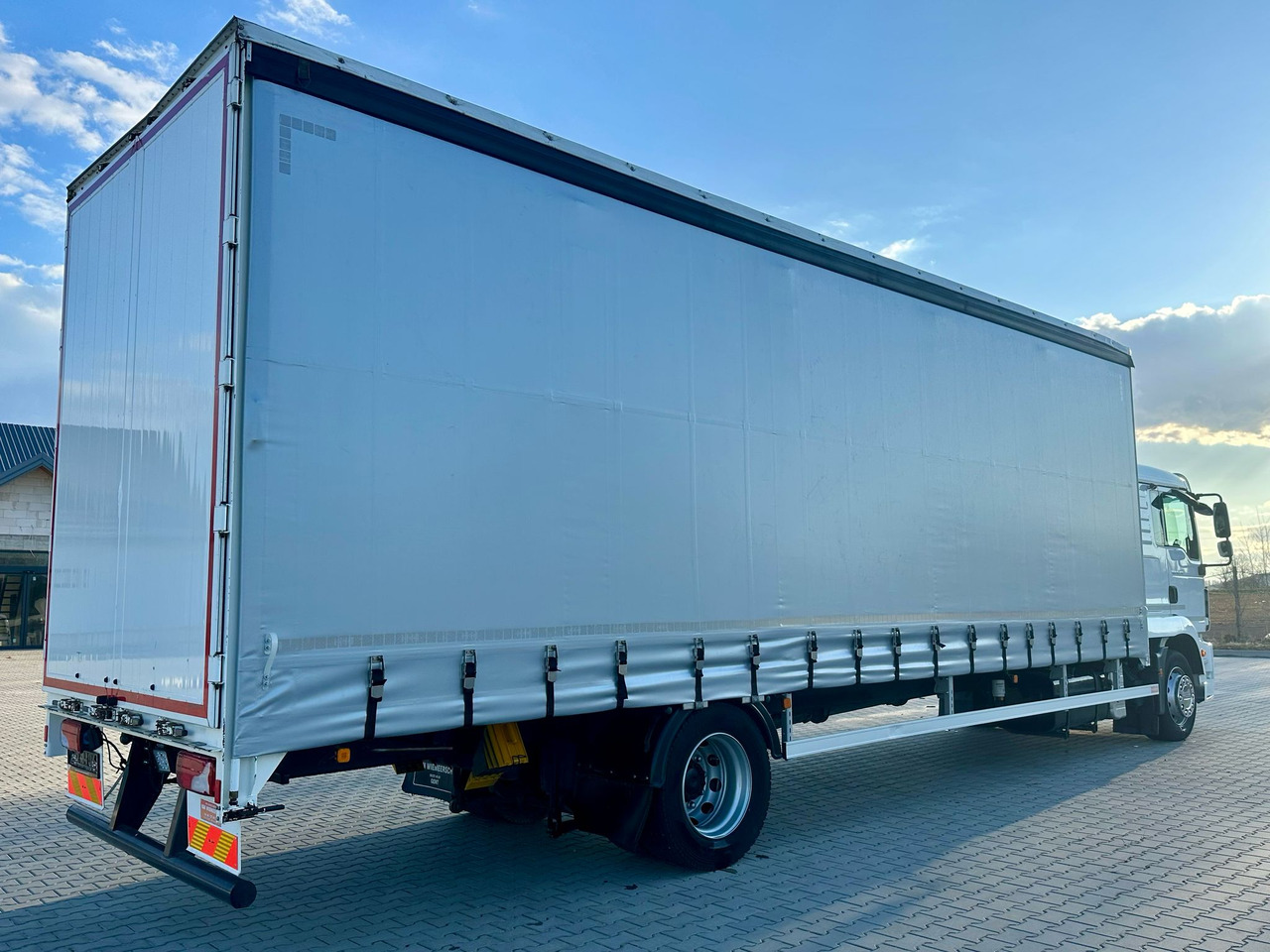 MAN TGM 18.290 / FIRANKA / WINDA / 22 EUROPALETY / AUTOMAT / SYPIALKA / 9 059 KG ŁADOWNOŚCI / NISKI PRZEBIEG / ZSUWANY DACH / EURO 6 - Caminhão com lona: foto 5 MAN TGM 18.290 / FIRANKA / WINDA / 22 EUROPALETY / AUTOMAT / SYPIALKA / 9 059 KG ŁADOWNOŚCI / NISKI PRZEBIEG / ZSUWANY DACH / EURO 6 - Caminhão com lona: foto 5