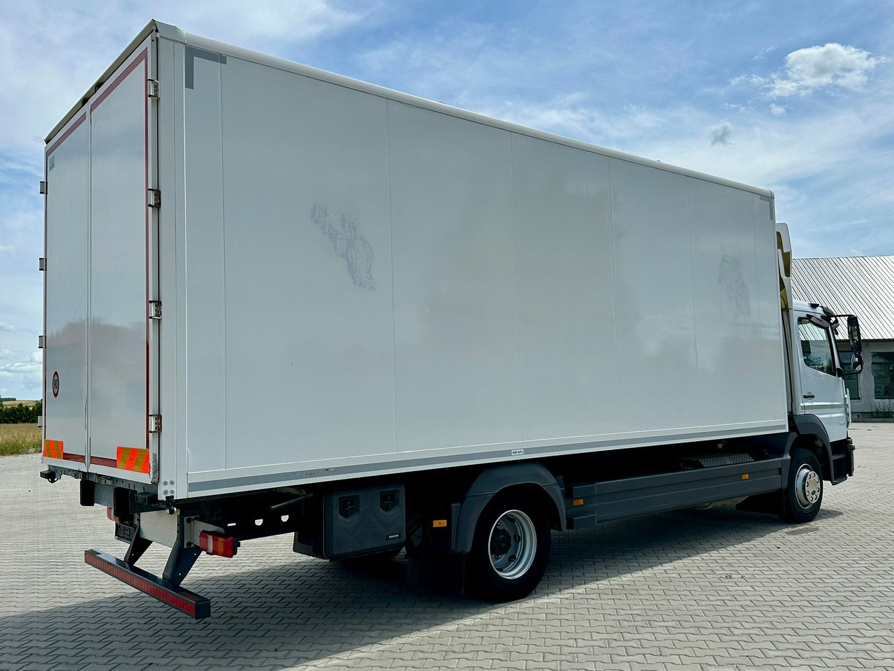 MERCEDES-BENZ ATEGO / 1221 / IZOTERMA / KONTENER / AUTOMAT / 230 TYS KM / 17 EUROPALET / 6.8 M DŁUGOŚCI / 2019 ROK - Caminhão isotérmico: foto 3 MERCEDES-BENZ ATEGO / 1221 / IZOTERMA / KONTENER / AUTOMAT / 230 TYS KM / 17 EUROPALET / 6.8 M DŁUGOŚCI / 2019 ROK - Caminhão isotérmico: foto 3