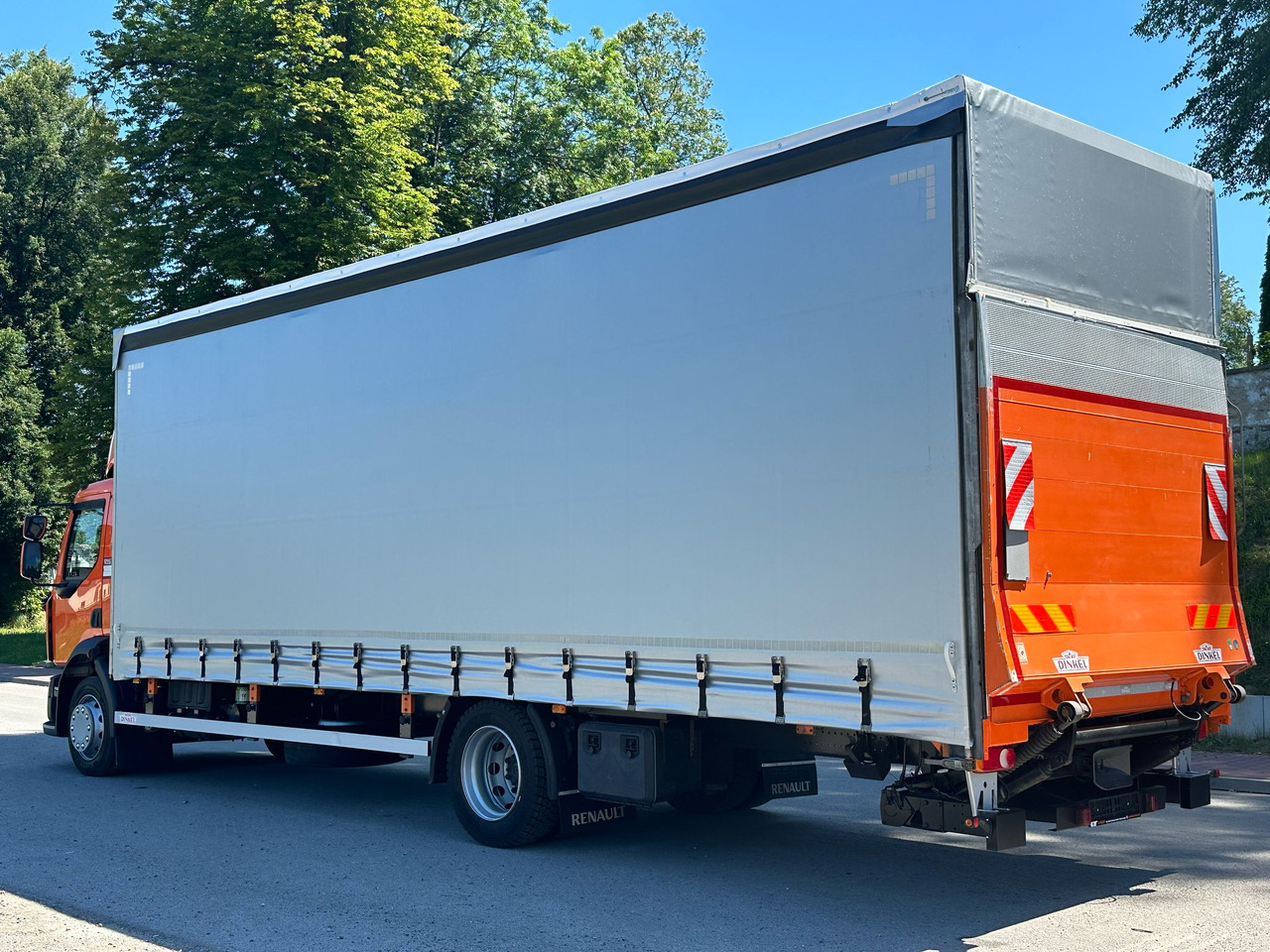 RENAULT D 18 / 280 / FIRANKA / WINDA / 8.6 M DŁUGOŚCI / 21 EUROPALET / NOWE OPONY / ŁADOWNOŚĆ 9.380 KG / AUTOMAT / SERWISOWANA / SPROWADZONA - Caminhão com lona: foto 3 RENAULT D 18 / 280 / FIRANKA / WINDA / 8.6 M DŁUGOŚCI / 21 EUROPALET / NOWE OPONY / ŁADOWNOŚĆ 9.380 KG / AUTOMAT / SERWISOWANA / SPROWADZONA - Caminhão com lona: foto 3