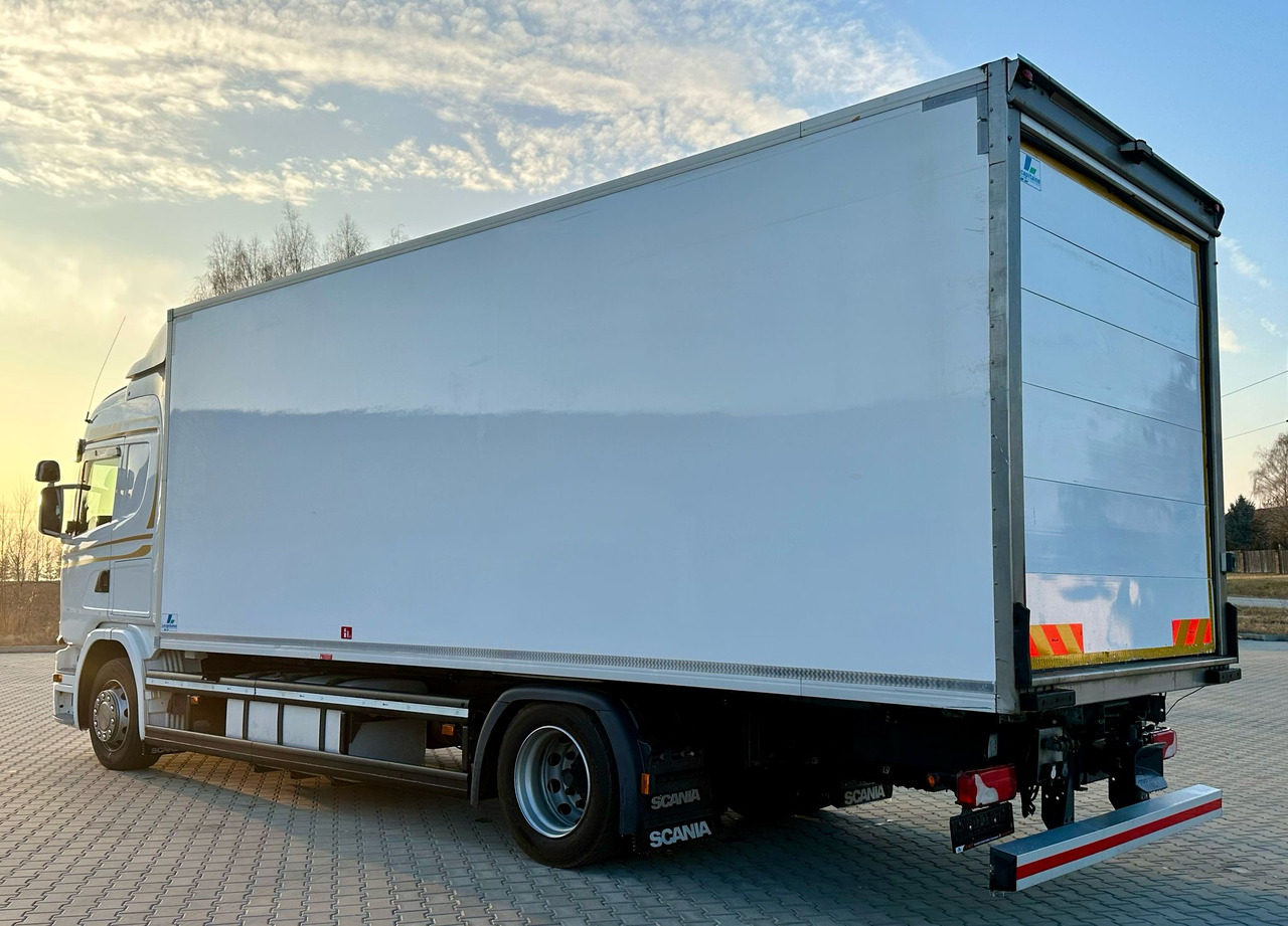 SCANIA G360 / IZOTERMA / 6.8 M DŁUGOŚCI / AUTOMAT / CAŁA NA PODUSZKACH / KLIMA POSTOJOWA / ELEKTRYCZNA ROLETA TYŁ / SYPIALKA - Caminhão isotérmico: foto 5 SCANIA G360 / IZOTERMA / 6.8 M DŁUGOŚCI / AUTOMAT / CAŁA NA PODUSZKACH / KLIMA POSTOJOWA / ELEKTRYCZNA ROLETA TYŁ / SYPIALKA - Caminhão isotérmico: foto 5