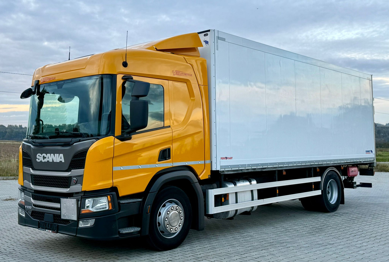 SCANIA P220 / IZOTERMA / WINDA / SCHMITZ / 18 PALET / SILNIK 6 / SYPIALKA / 2019 ROK / NISKI PRZEBIEG - Caminhão isotérmico: foto 2 SCANIA P220 / IZOTERMA / WINDA / SCHMITZ / 18 PALET / SILNIK 6 / SYPIALKA / 2019 ROK / NISKI PRZEBIEG - Caminhão isotérmico: foto 2