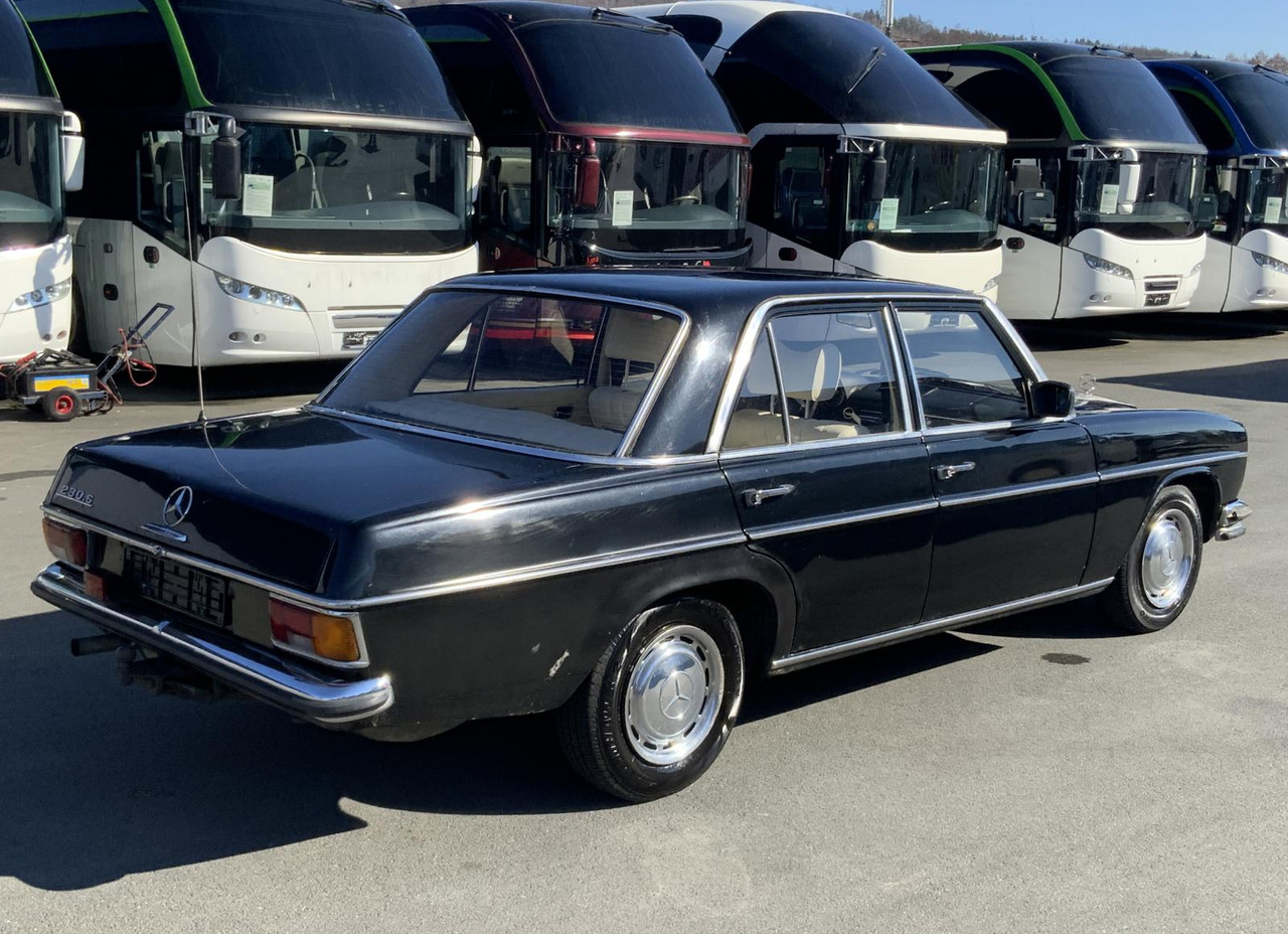 Mercedes-Benz 200 D/8 - Automóvel: foto 4 Mercedes-Benz 200 D/8 - Automóvel: foto 4